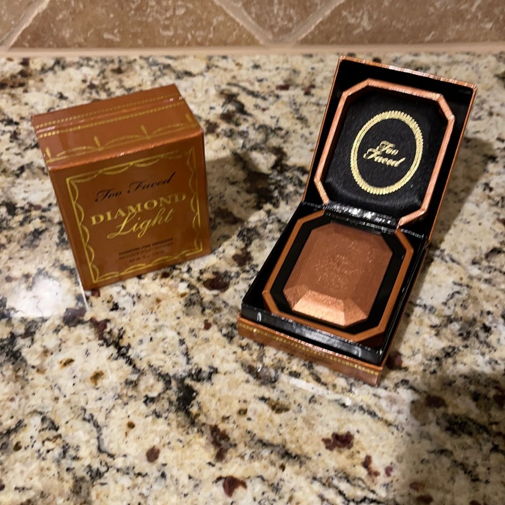 Too Faced Diamond Light Diamond Fire Bronzer
